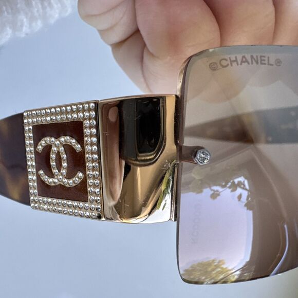 Chanel 4095-B Crystal CC Sunglasses Y2K Gold Brown Gradient Tortoise Authentic main image 4